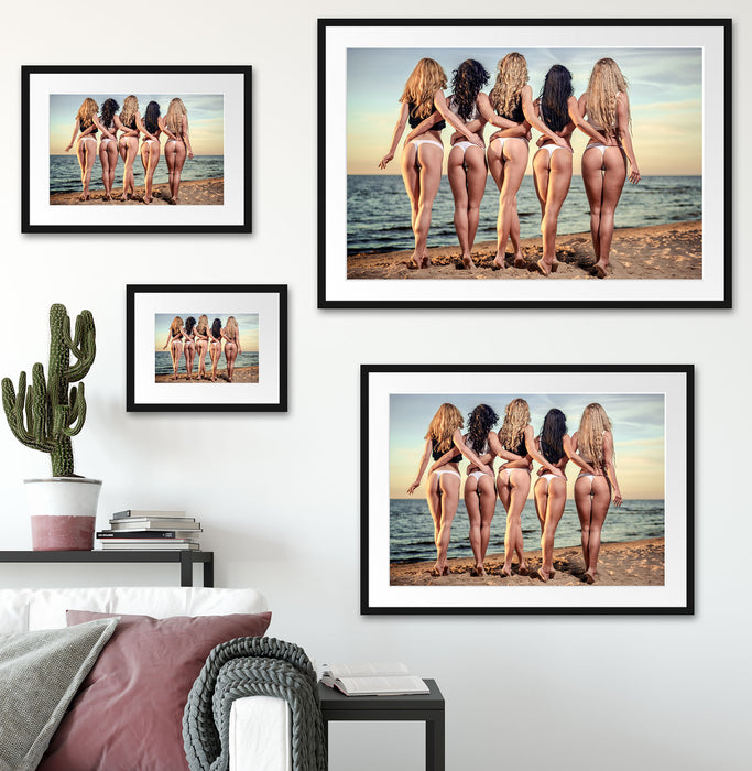 Fünf sexy Frauen am Strand Passepartout Dekovorschlag