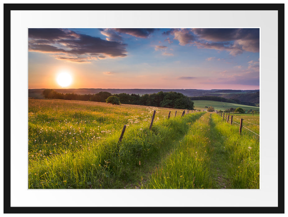 Bergwiese im Sonnenaufgang Passepartout 80x60