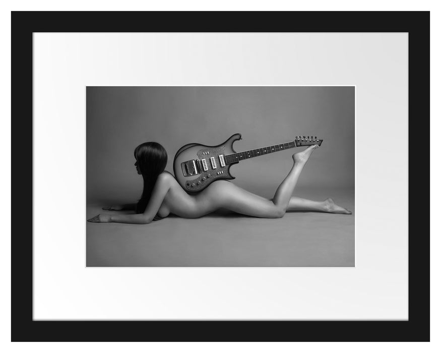 Nackte Frau mit Gitarre Passepartout 38x30