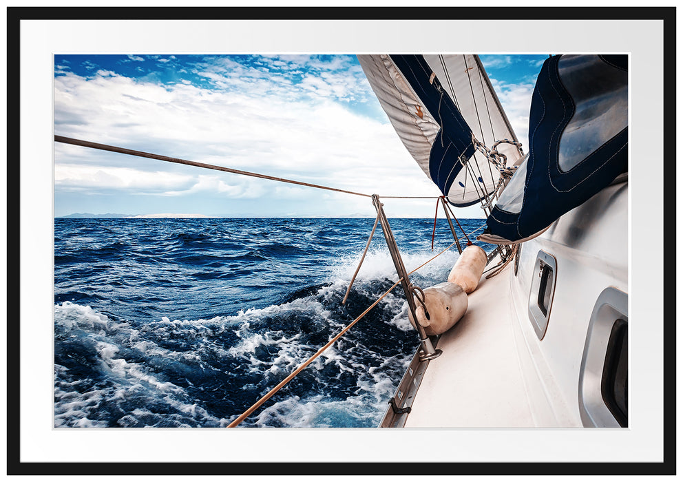 Pixxprint Die weißen Segel der Yacht, im Galerie-Passepartout Bilderrahmen