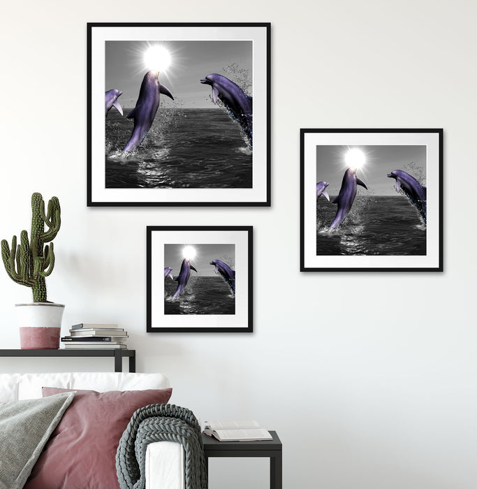 Fröhliche Delfine springen im Meer Quadratisch Passepartout Wohnzimmer