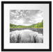 traumhafter See in grünem Wald Passepartout Quadratisch 40x40