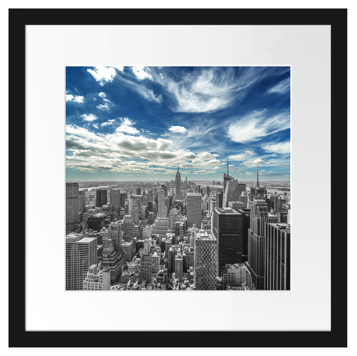 New York unter bewölktem Himmel Passepartout Quadratisch 40x40