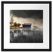 Häuschen am See mit Nebel Passepartout Quadratisch 40x40