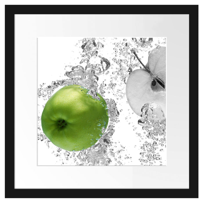 saftig grüne Äpfel im Wasser Passepartout Quadratisch 40x40