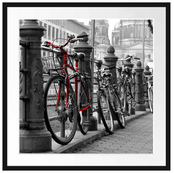 Fahrräder an Wasserstraße Passepartout Quadratisch 70x70