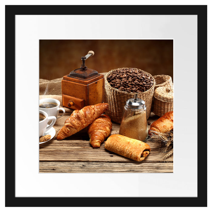 Aromatischer Kaffee mit Croissant Passepartout Quadratisch 40x40