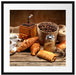 Aromatischer Kaffee mit Croissant Passepartout Quadratisch 55x55