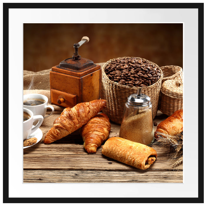 Aromatischer Kaffee mit Croissant Passepartout Quadratisch 70x70