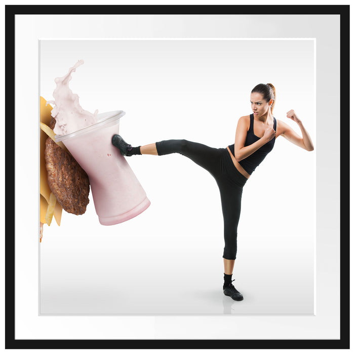 Frau kickt gegen Fastfood Passepartout Quadratisch 70x70