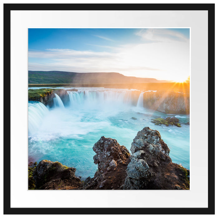 Idyllische Wasserfälle Passepartout Quadratisch 55x55