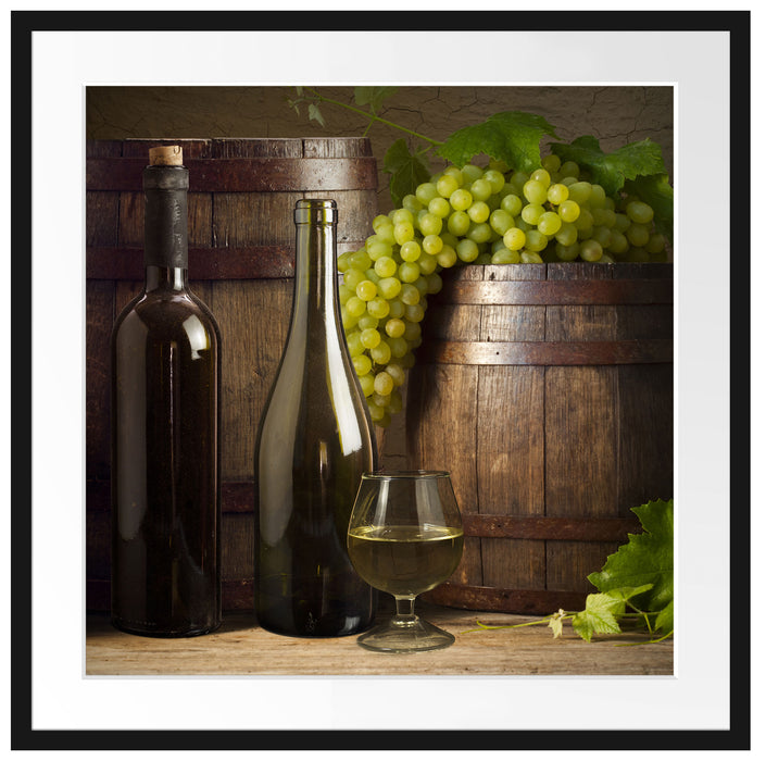 Fässer mit Weintrauben und Wein Passepartout Quadratisch 70x70