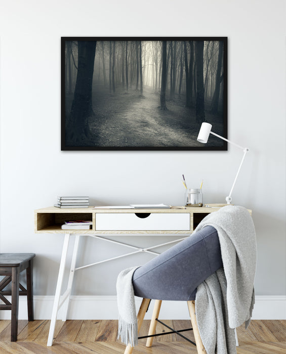Düstere Landschaft schwarz weiß, Poster mit Bilderrahmen