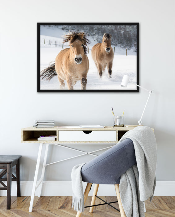 Pferd im Schnee, Poster mit Bilderrahmen