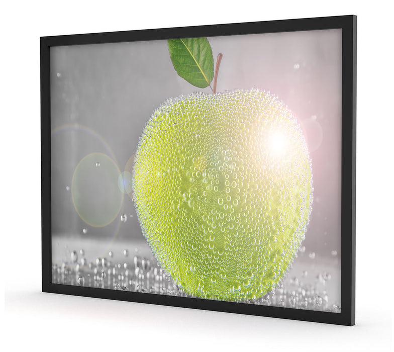 Apfel mit Wasserperlen, Poster mit Bilderrahmen