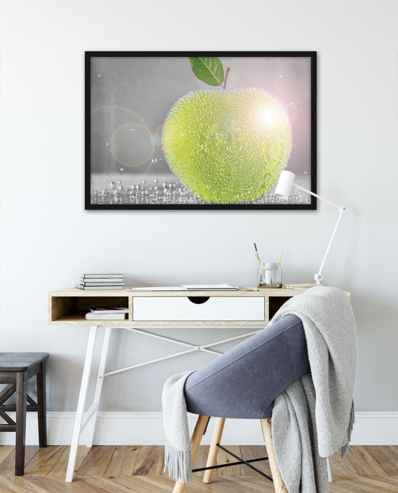 Apfel mit Wasserperlen, Poster mit Bilderrahmen