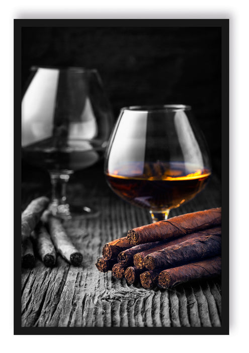 Pixxprint Whisky mit Zigarren auf Holztisch, Poster mit Bilderrahmen