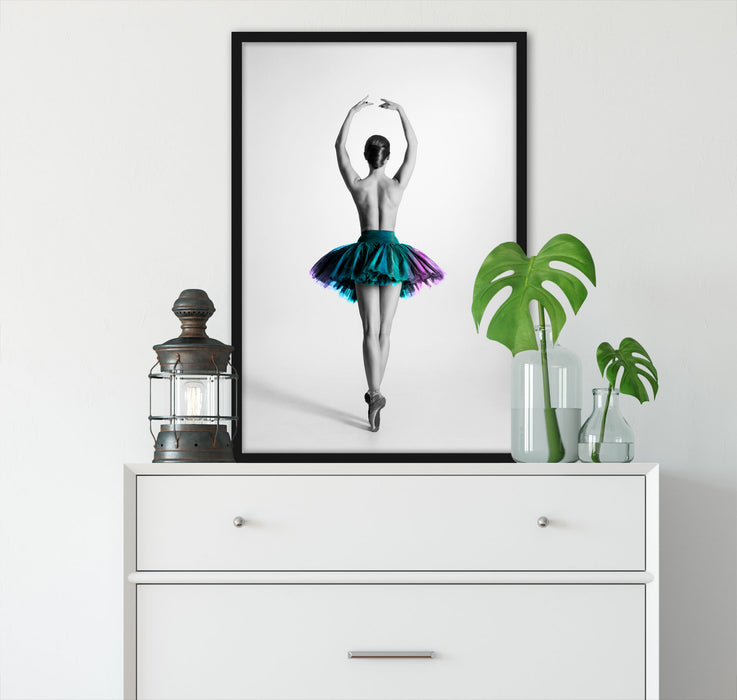 anmutige Ballerina im Tütü, Poster mit Bilderrahmen