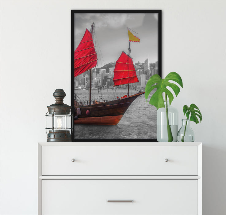Segelschiff mit roten Segeln, Poster mit Bilderrahmen