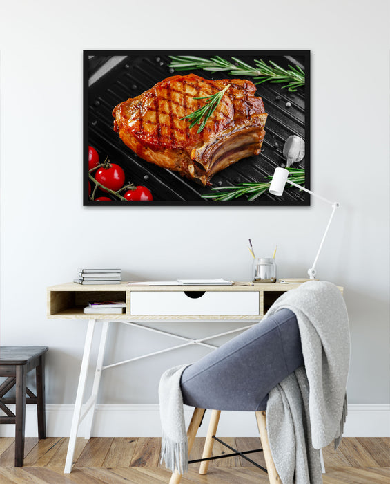 Rumpsteak auf Grill, Poster mit Bilderrahmen