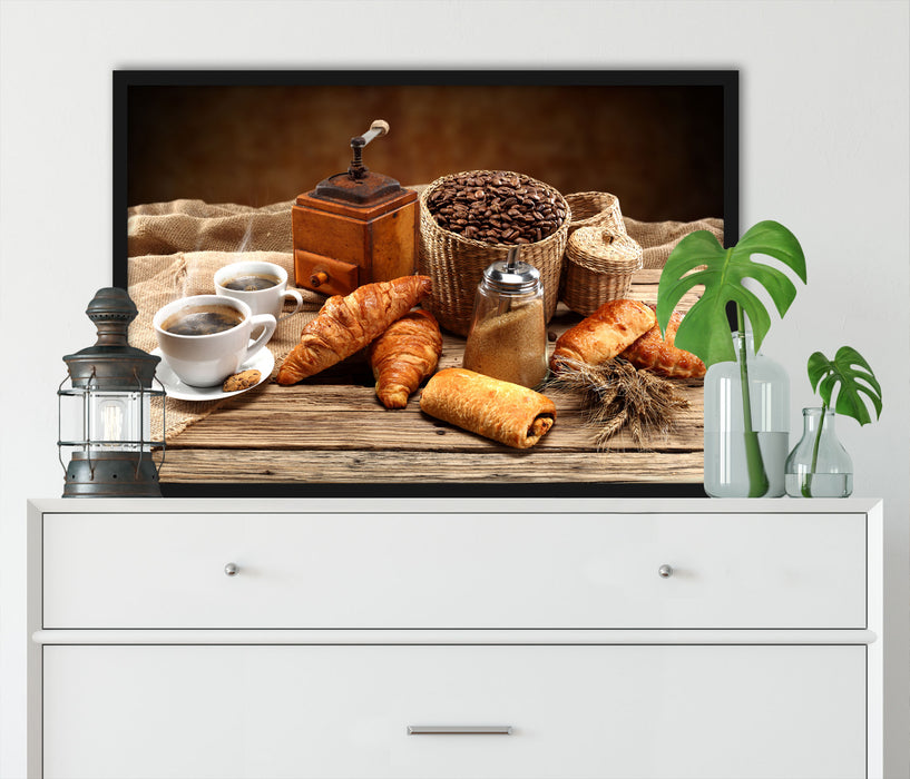 Aromatischer Kaffee mit Croissant, Poster mit Bilderrahmen