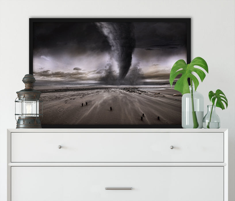 Dramatischer Tornado, Poster mit Bilderrahmen