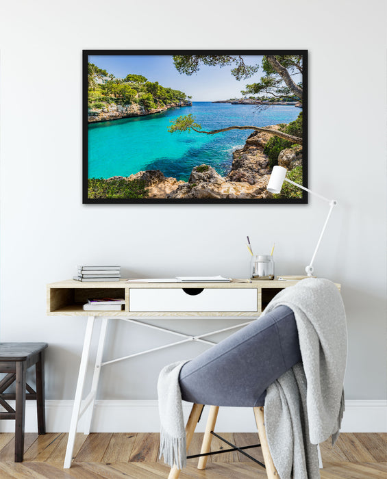 Mallorca Bay Cove, Poster mit Bilderrahmen