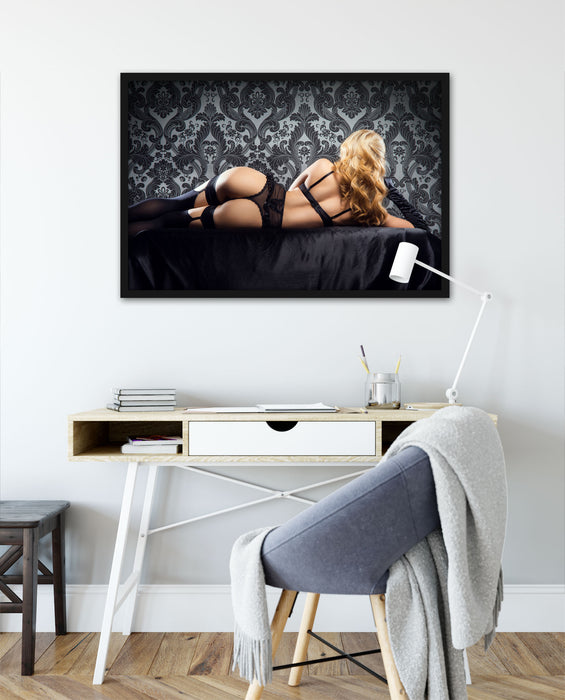 schöne Frau in sexy Dessous, Poster mit Bilderrahmen