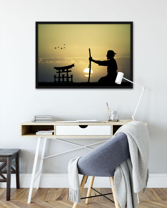 Samurai-Meister vor Horizont, Poster mit Bilderrahmen