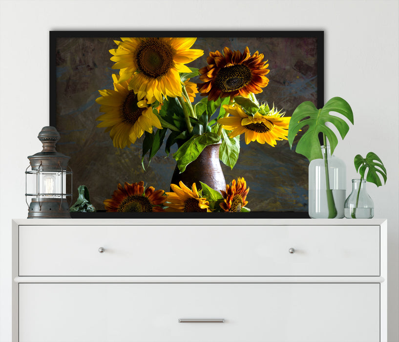 Sonnenblumen in edler Vase, Poster mit Bilderrahmen