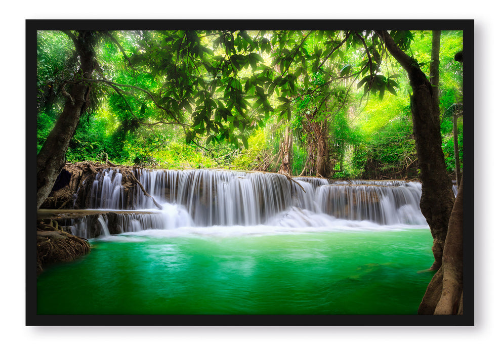 Kleiner Wasserfall im Dschungel, Poster mit Bilderrahmen