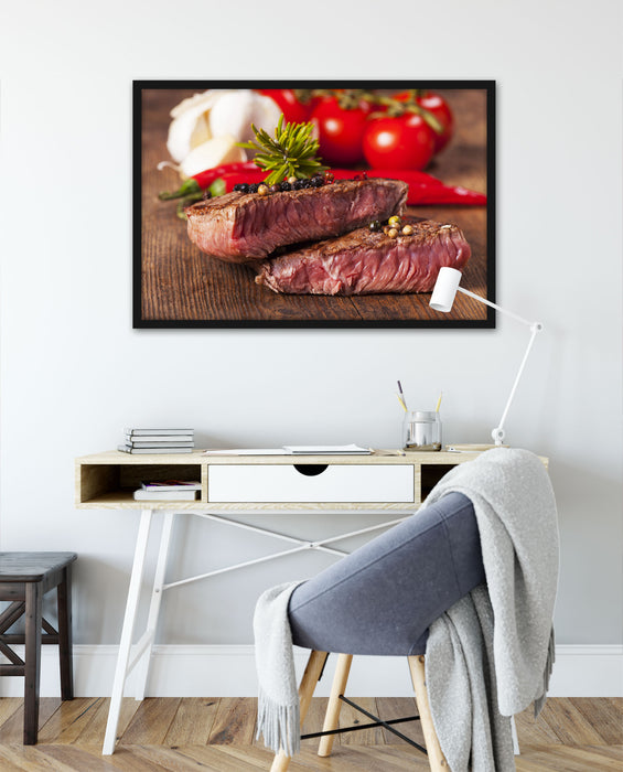Saftiges Pfeffer Steak, Poster mit Bilderrahmen