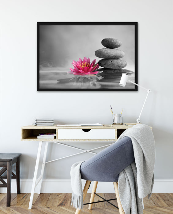 Seerosenblüte vor Zen Steinen, Poster mit Bilderrahmen