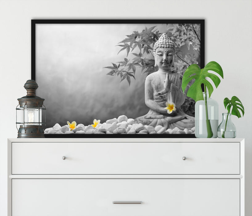 Buddha mit Monoi Blüte in der Hand, Poster mit Bilderrahmen