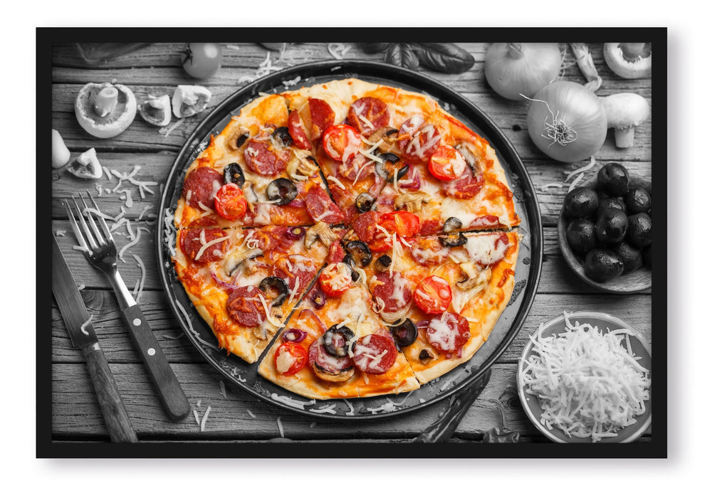 Pizza auf Pizzablech, Poster mit Bilderrahmen