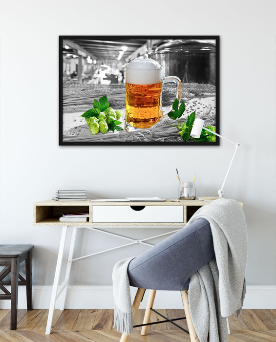 Frisches Bier mit Schaumkrone, Poster mit Bilderrahmen