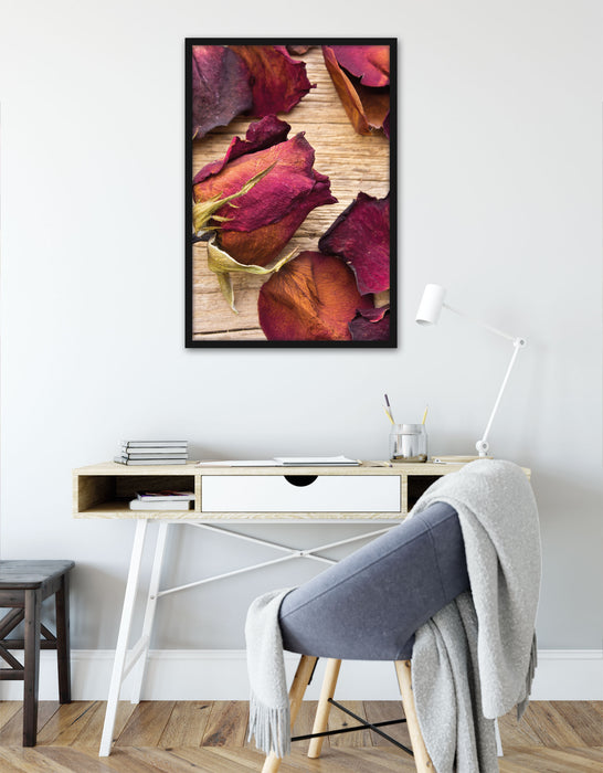 Rosen auf Holztisch, Poster mit Bilderrahmen