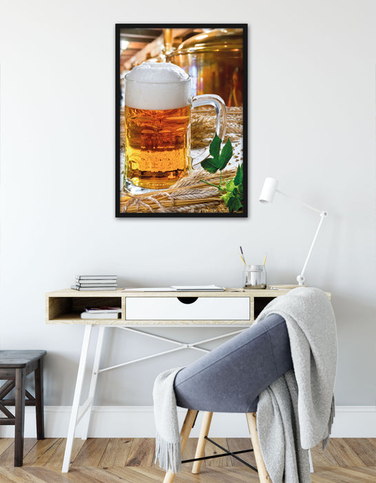 frisches Bier mit Hopfen, Poster mit Bilderrahmen