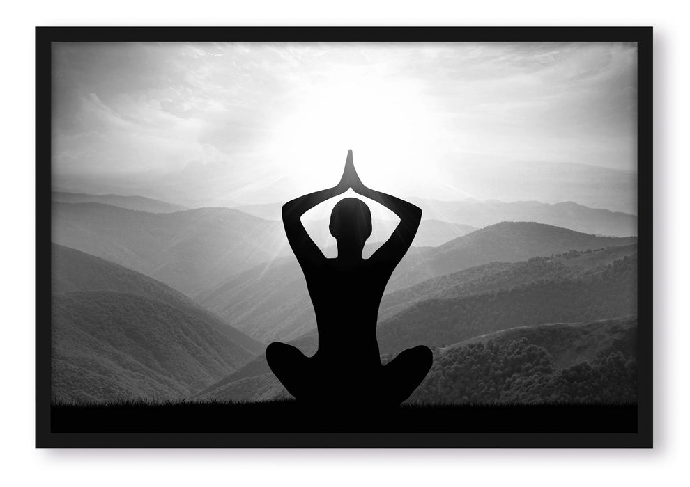 Pixxprint Meditierender Mann in den Bergen, Poster mit Bilderrahmen