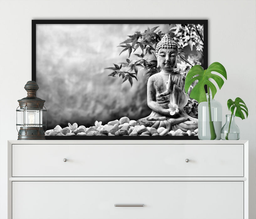 Buddha auf Steinen mit Monoi Blüte, Poster mit Bilderrahmen