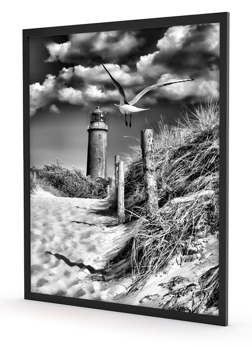 Schöner Leuchtturm am Strand, Poster mit Bilderrahmen