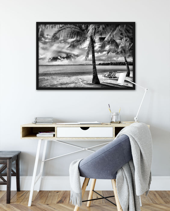 Liegestühle Strand, Poster mit Bilderrahmen