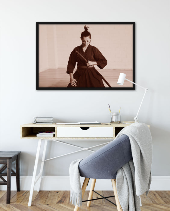 stolze Samurai-Kriegerin, Poster mit Bilderrahmen