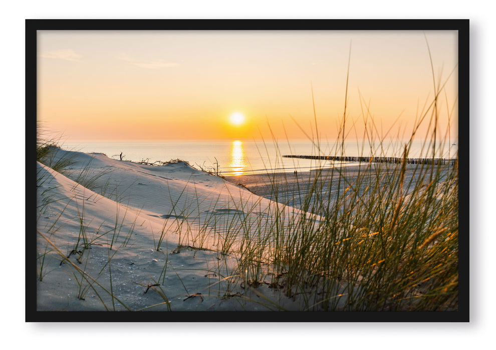 Dünenblick auf Meer bei Sonnenuntergang, Poster mit Bilderrahmen