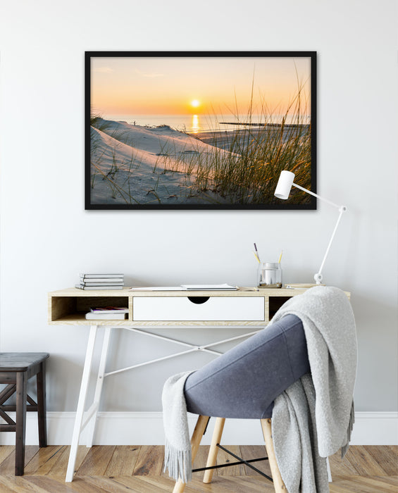 Dünenblick auf Meer bei Sonnenuntergang, Poster mit Bilderrahmen