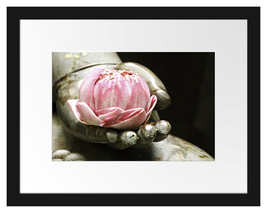 Lotus auf der Hand eines Buddhas Passepartout 38x30