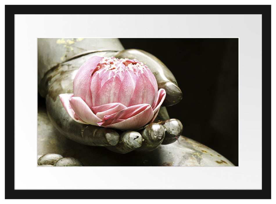 Lotus auf der Hand eines Buddhas Passepartout 55x40