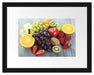 Obstmischung auf Holztisch Passepartout 38x30