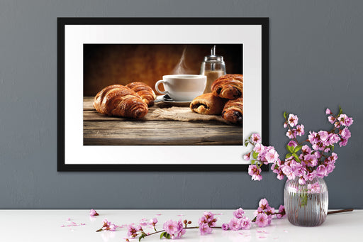 Croissant zum Kaffee Passepartout Wohnzimmer