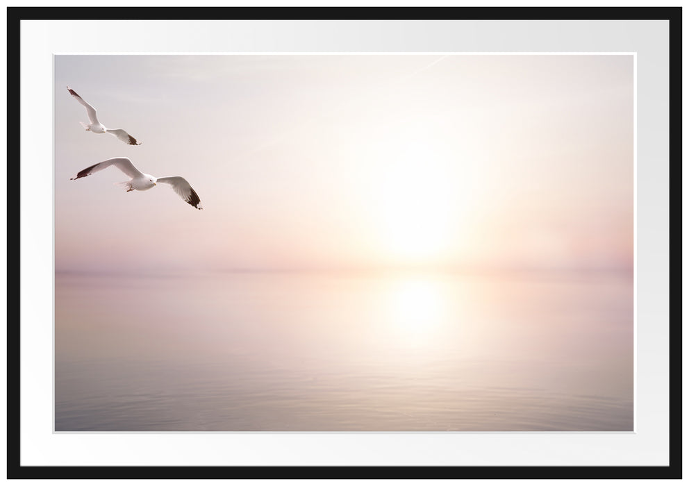 Pixxprint Möwen am Meer bei Sonnenaufgang, im Galerie-Passepartout Bilderrahmen
